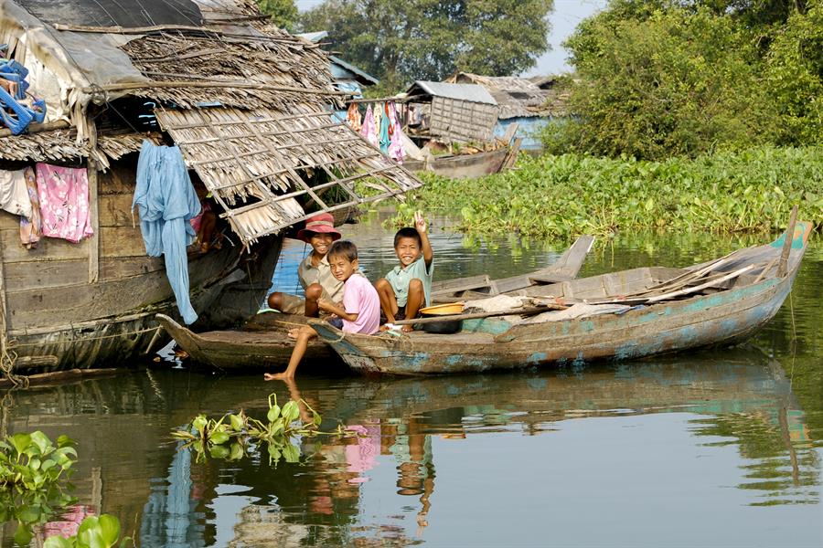 ci_48663865 Tonle Sap floating village