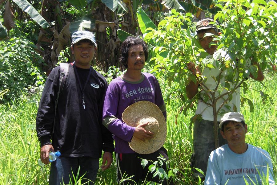 ci_76111490 Farmers participating in our Quirino Forest Carbon Project