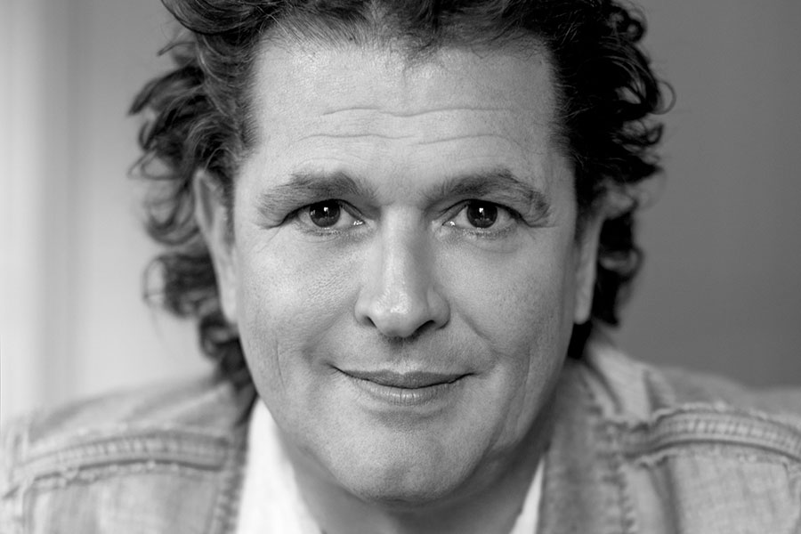 carlos-vives-cropped-spanish Retrato de Carlos Vives, voz de “Páramos”