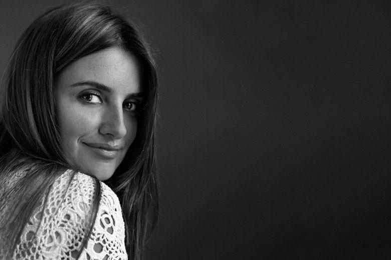 penelope-cruz-cropped-landscape-spanish Retrato de Penélope Cruz, voz de “Agua”