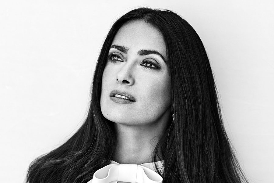 salma-hayek-cropped-spanish Retrato de Salma Hayek, voz de “Madre Naturaleza”